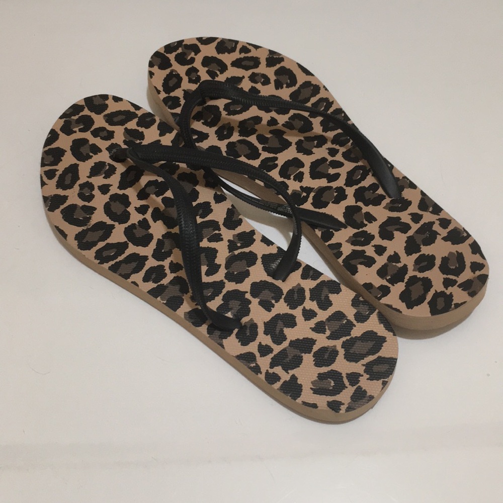 Mossimo Leopard Print Flip Flops